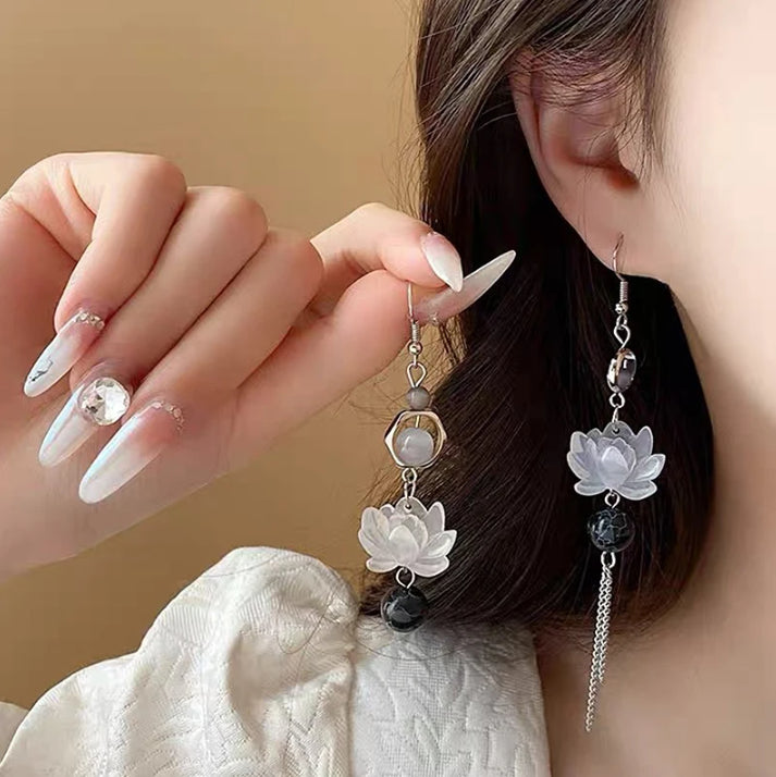 Womens Sweet Floral Long Earrings Light Luxurious Ear Accessories