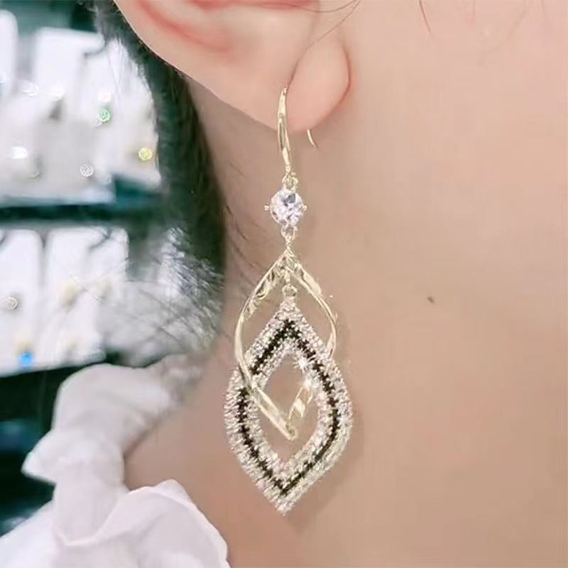 Diamond-shaped Ear Hooks With A Light Luxurious High-end Feel