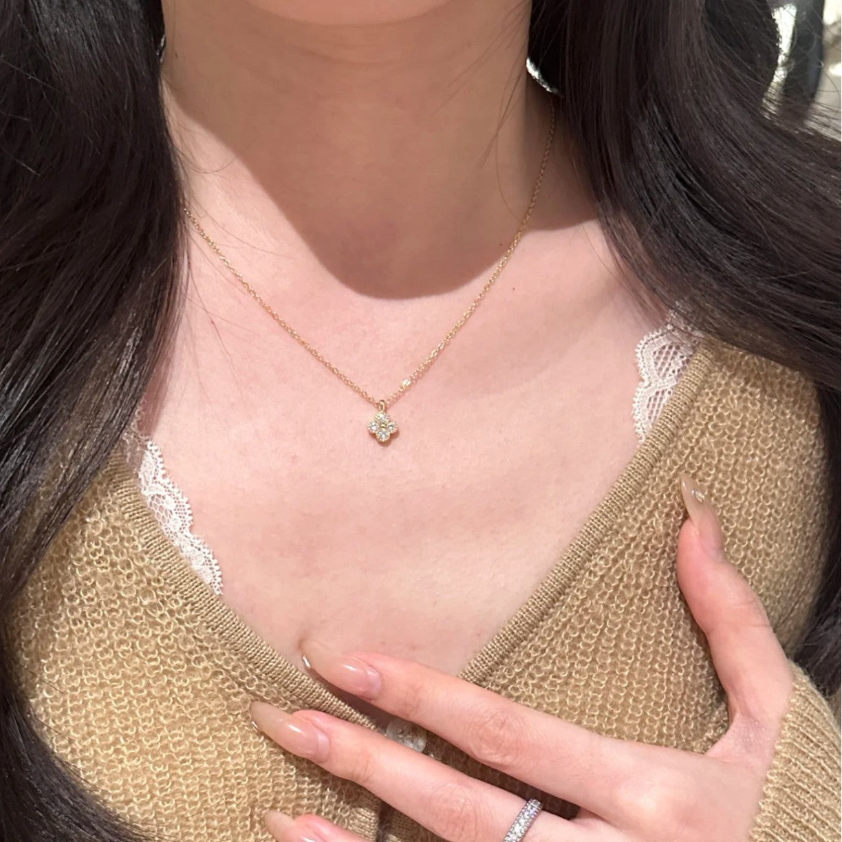 Womens Light-luxury Minimalist Collarbone Necklace With A Sophisticated Vibe